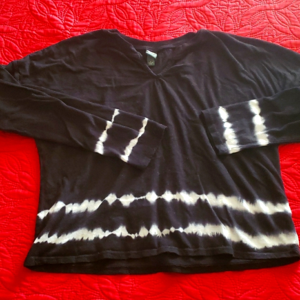 Long sleeve cropped tee